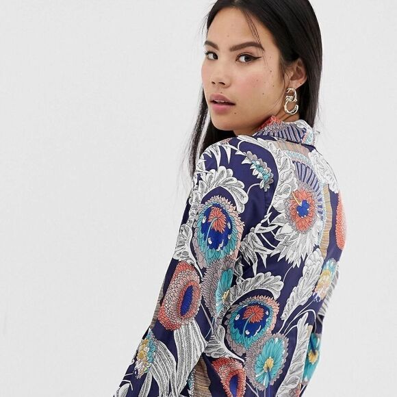 NWOT BRAVE SOUL wrap front blouse in navy floral - Picture 2 of 4